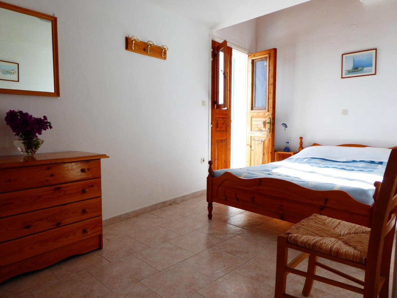 Villa Yorgos Chalki Town Exterior foto
