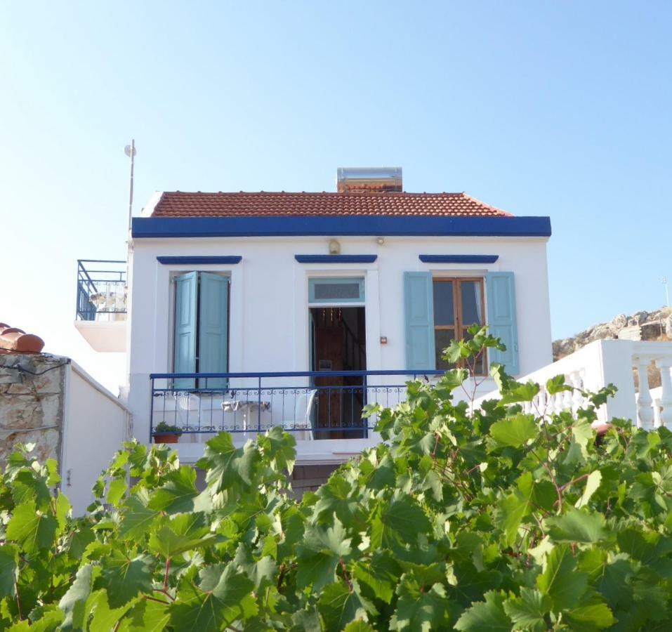 Villa Yorgos Chalki Town Exterior foto